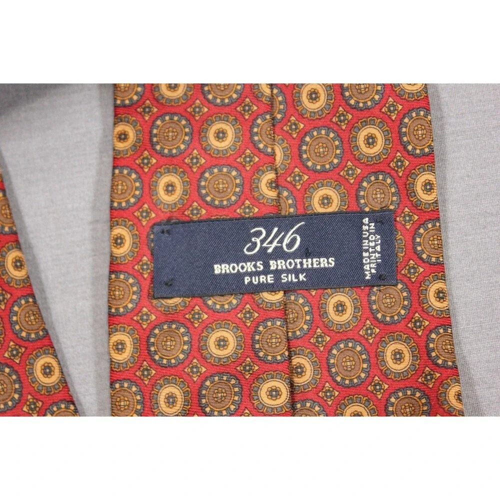 Brooks Brothers 346 100% Silk Tie Necktie Red Geo Metric USA 3.5